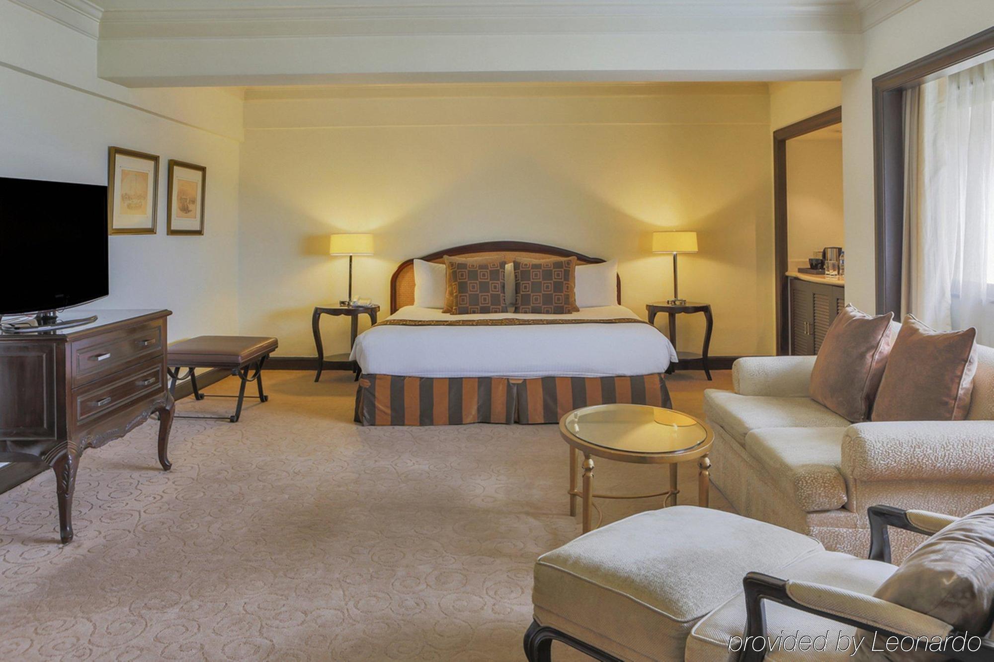 Отель Intercontinental Manila Макати Экстерьер фото